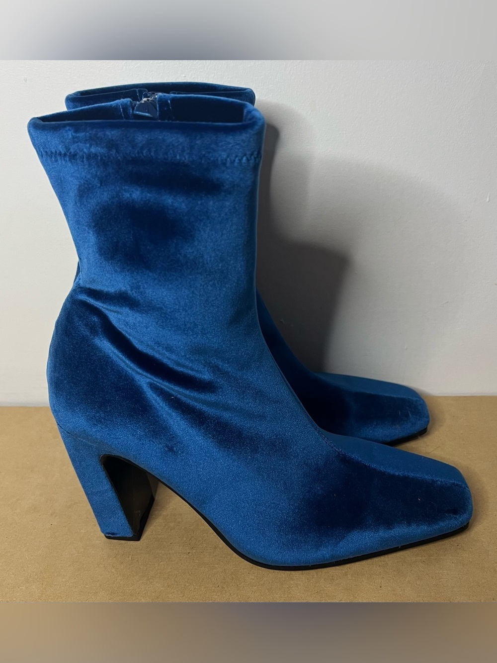 Steve Madden Blue Velvet Booties in Size 7.5 NWT
